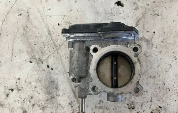 Toyota Prius (XW50) Throttle valve 2203037060 8G12 G1554