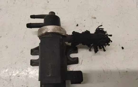 Volkswagen Sharan Turbo solenoid valve 1H0906627