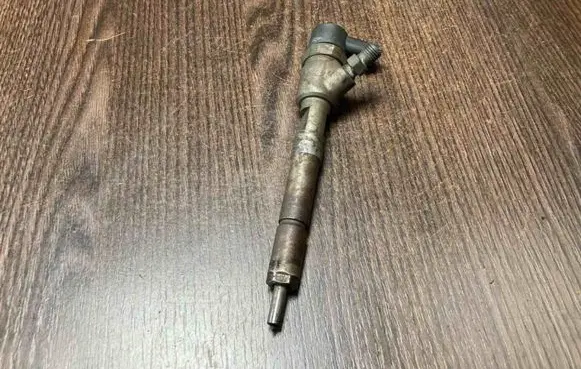 Fiat Fiorino Fuel injector 0445110351