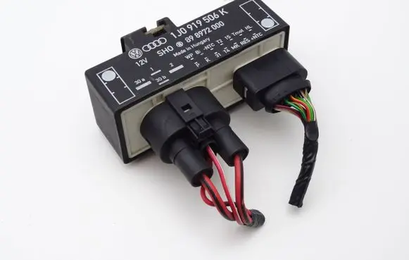 Volkswagen Golf IV Coolant fan relay 1J0919506K