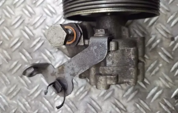Citroen C5 Power steering pump