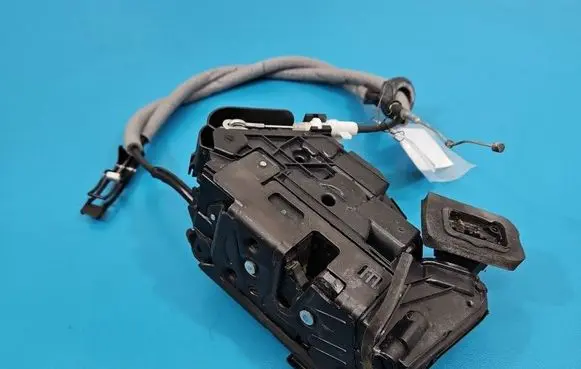 Volkswagen PASSAT B8 Front door lock 5TB837016A IMPRK1582521
