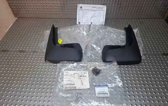 Chrysler Town u0026 Country V Mudguards set 82210718AB