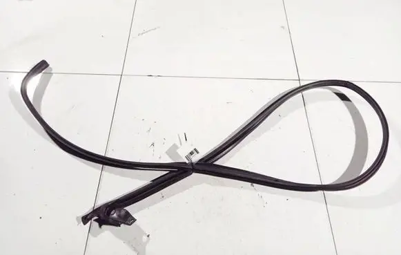 Ford Mondeo Mk III Rubber seal rear door 