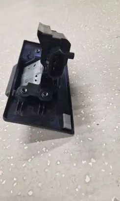 Toyota C-HR I Loading door lock 69321F4010