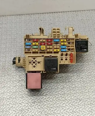 Renault Master III Fuse module 64001189 8200574970