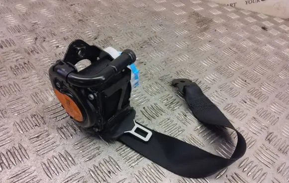Mercedes-Benz A W176 Rear seatbelt 307492510