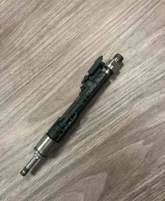 BMW 5 E60 E61 Fuel injector 0261500186