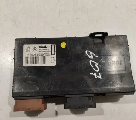 Peugeot 607 Seat control module 9650281980