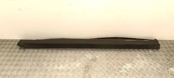 Volvo XC40 Side skirt front trim 31448224