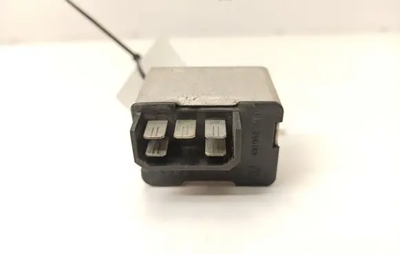 Volkswagen K70 Window wiper relay 481955501A IGE601033