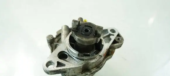 Opel Corsa D Vacuum pump 73501167