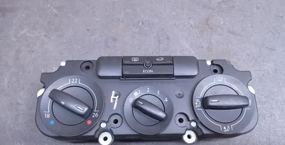 Volkswagen Jetta V Climate control unit 1K0820047EF 5HB00871950