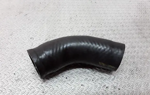 Toyota Avensis T220 Intercooler hose/pipe