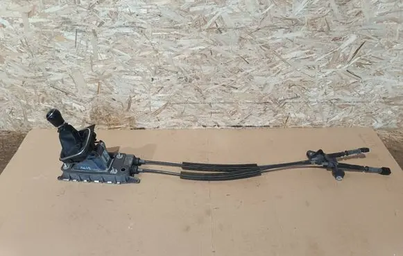 Volkswagen Jetta VI Gear shifter/selector 1K0711049CD 145508 201210080274