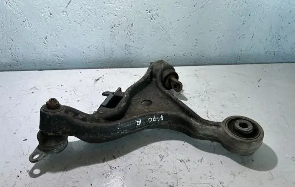 Volvo V70 Front lower control arm/wishbone