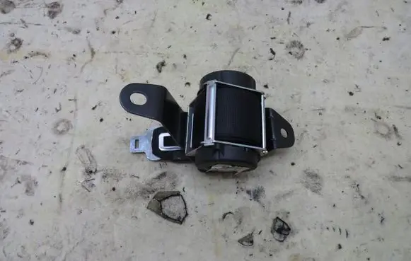 Mini Cooper Countryman R60 Middle seatbelt (rear) GMAUTO4574097
