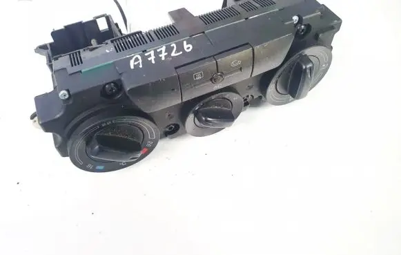 Skoda Octavia Mk2 (1Z) Climate control unit