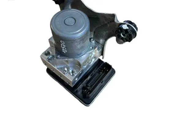 BMW 5 G30 G31 ABS Pump 6895454