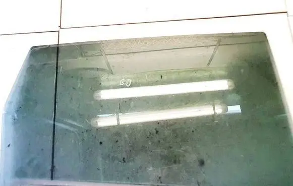 Honda FR-V Rear door window glass AS3