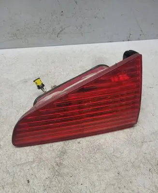 Peugeot 607 Tailgate rear/tail lights
