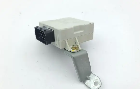 Toyota Avensis T250 Window wiper relay 8594005040