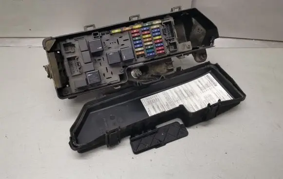 Volvo XC70 Fuse box set 318709110 08637726