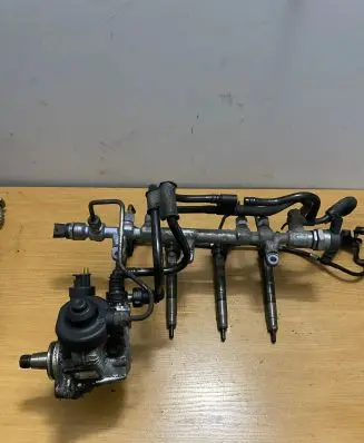 KIA Sorento Fuel injection system set 0445116018 338002F000 0445010511