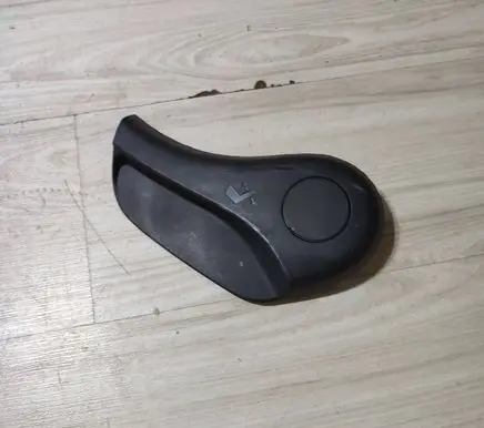 Nissan Qashqai Seat adjustment handle L0320010