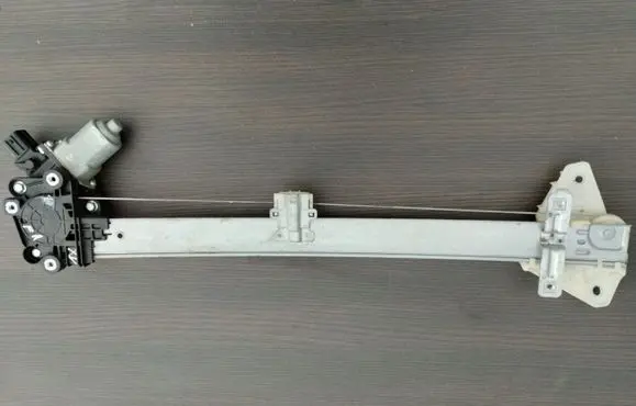 Subaru XV Front door window regulator with motor 61041FJ020