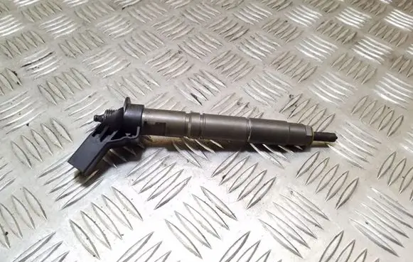 Mercedes-Benz E W211 Fuel injector A6420700587