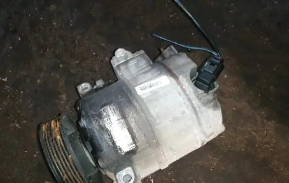 Volkswagen PASSAT B6 Air conditioning (A/C) compressor (pump) 699357