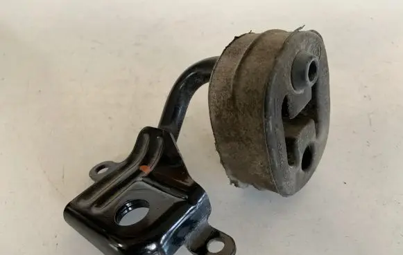 Muffler mount bracket/holder
