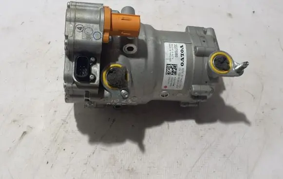 Volvo C40 Air conditioning (A/C) compressor (pump) 32275989