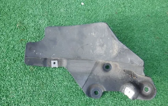 Audi Q7 4M Rear mudguard 4M0854815E