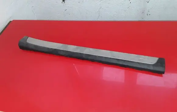 Infiniti FX Front sill trim cover 76895CG000