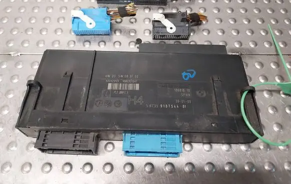 BMW 3 E90 E91 Comfort/convenience module 9187544