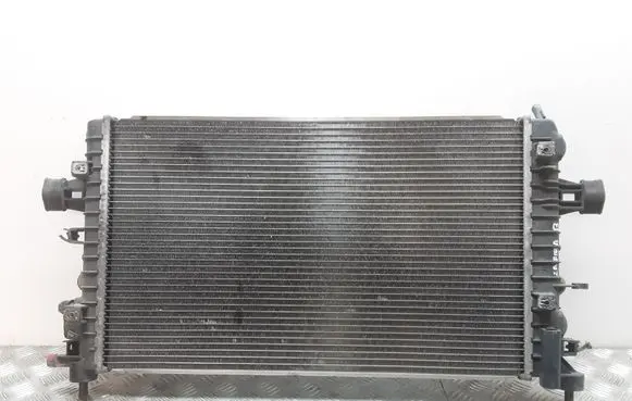 Opel Zafira B Coolant radiator