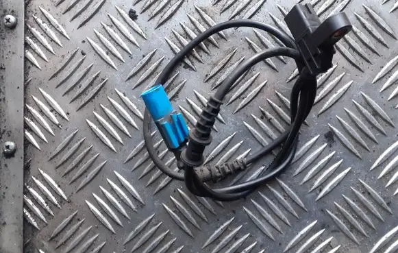Volkswagen Crafter ABS brake wheel speed sensor A0525456228
