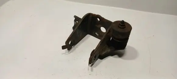 Toyota RAV 4 (XA30) Gearbox mounting bracket
