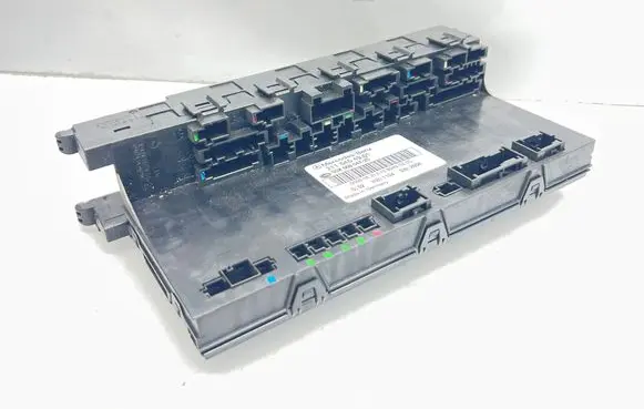 Mercedes-Benz E W211 Fuse module 2115454901 5DK00804725