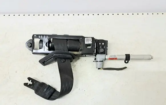 Volvo V50 Front seatbelt 3050326428