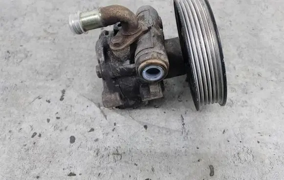 Volkswagen Golf IV Power steering pump 1J0422154A