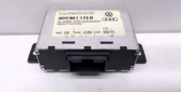 Audi A8 S8 D2 4D Alarm control unit/module 4D0951173B 950125
