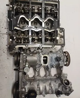 Ford Focus Engine head RFH6BG6090AB H6BG6E262AA