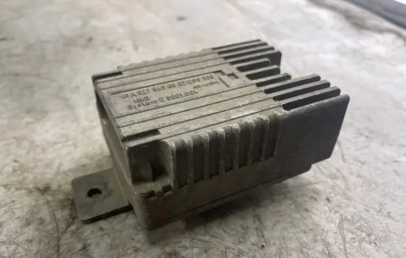 Mercedes-Benz A W168 Fan control module 0275458032
