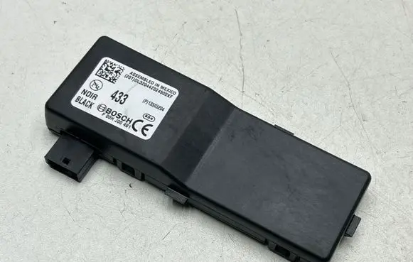 Opel Insignia A Door central lock control unit/module 13503204 F00HJ00491 D32044Z024500KF