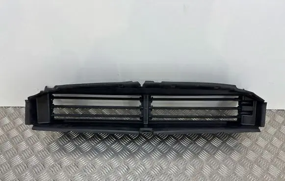 Polestar 2 Radiator cooling fan shroud 2207030620