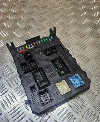 Citroen C4 I Comfort/convenience module 9616940180 21676031 F01878950