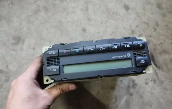 Volkswagen PASSAT B5 Climate control unit 5HB007617 3B1907044B